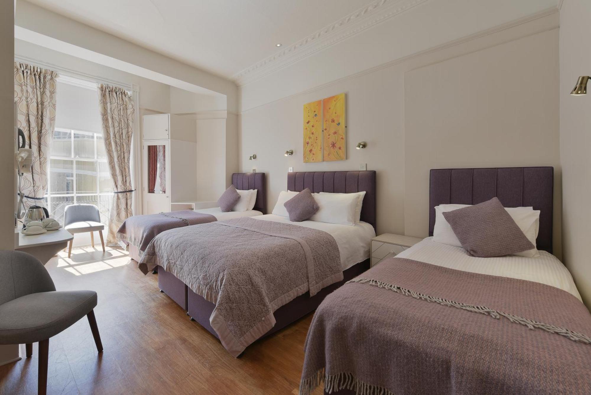 Отель Harlingford 3*